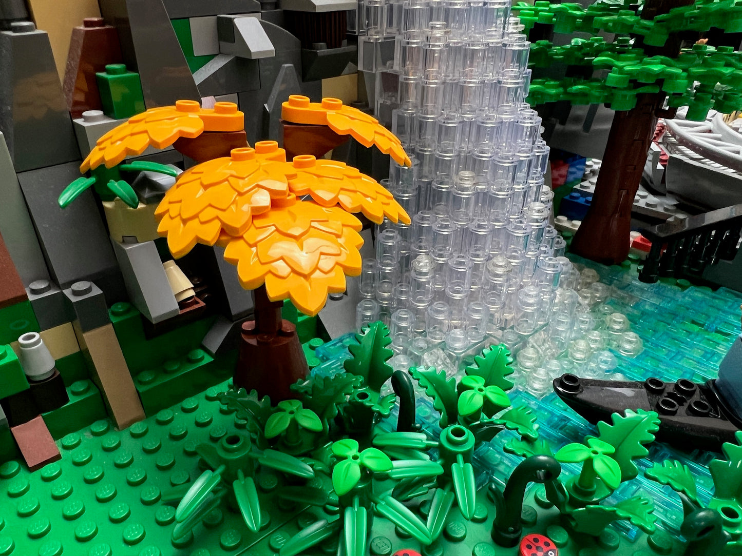 LEGO® 10 szt. Roślina z warstwowymi liśćmi 5058